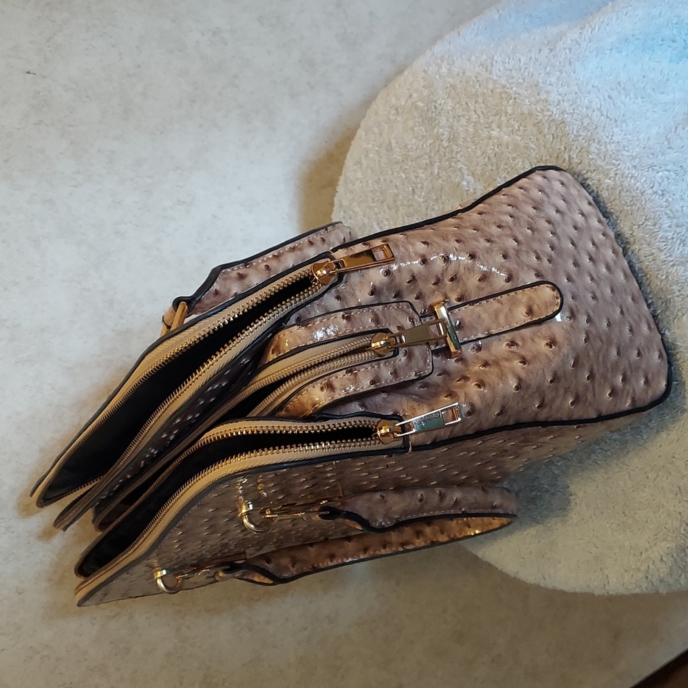 Fastionable Handbag - Picture 8 of 10